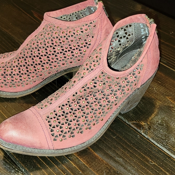 Booties - Picture 3 of 5